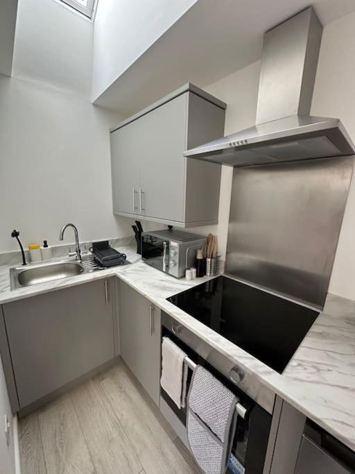 Whitsun Studio - Brand New Listing! Бристол Екстериор снимка