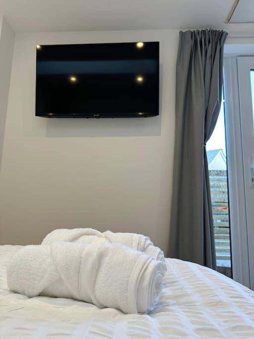 Whitsun Studio - Brand New Listing! Бристол Екстериор снимка