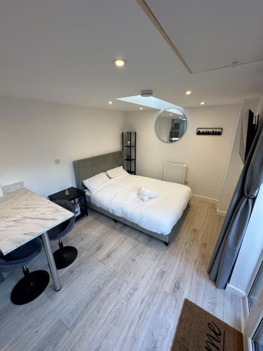 Whitsun Studio - Brand New Listing! Бристол Екстериор снимка